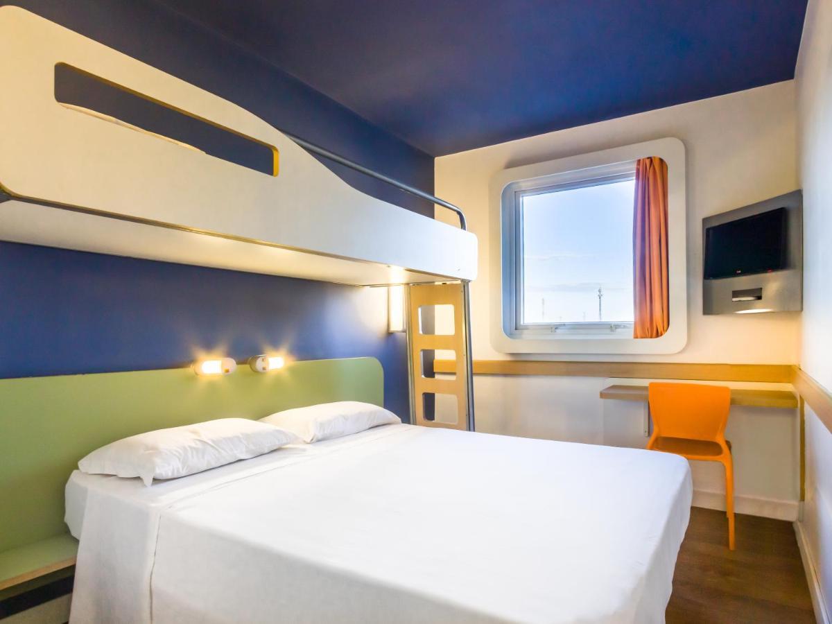 Ibis Budget Сертанзинью Экстерьер фото