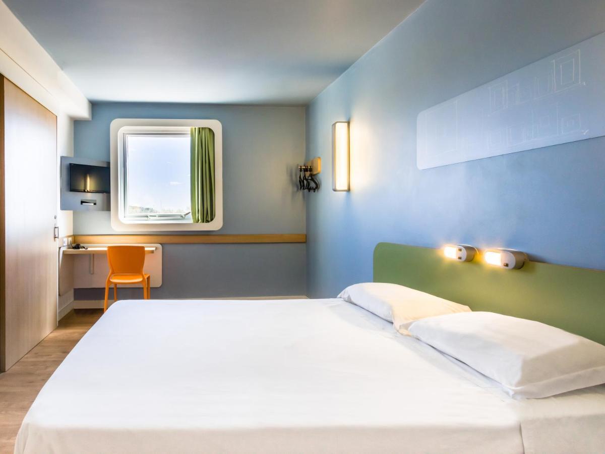 Ibis Budget Сертанзинью Экстерьер фото
