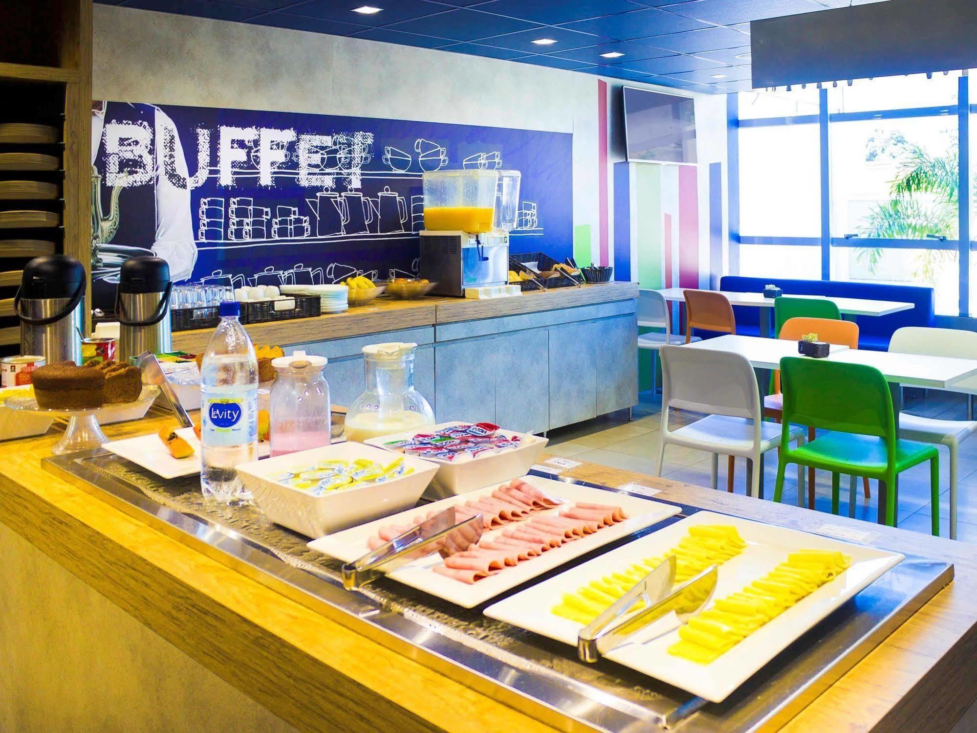 Ibis Budget Сертанзинью Экстерьер фото