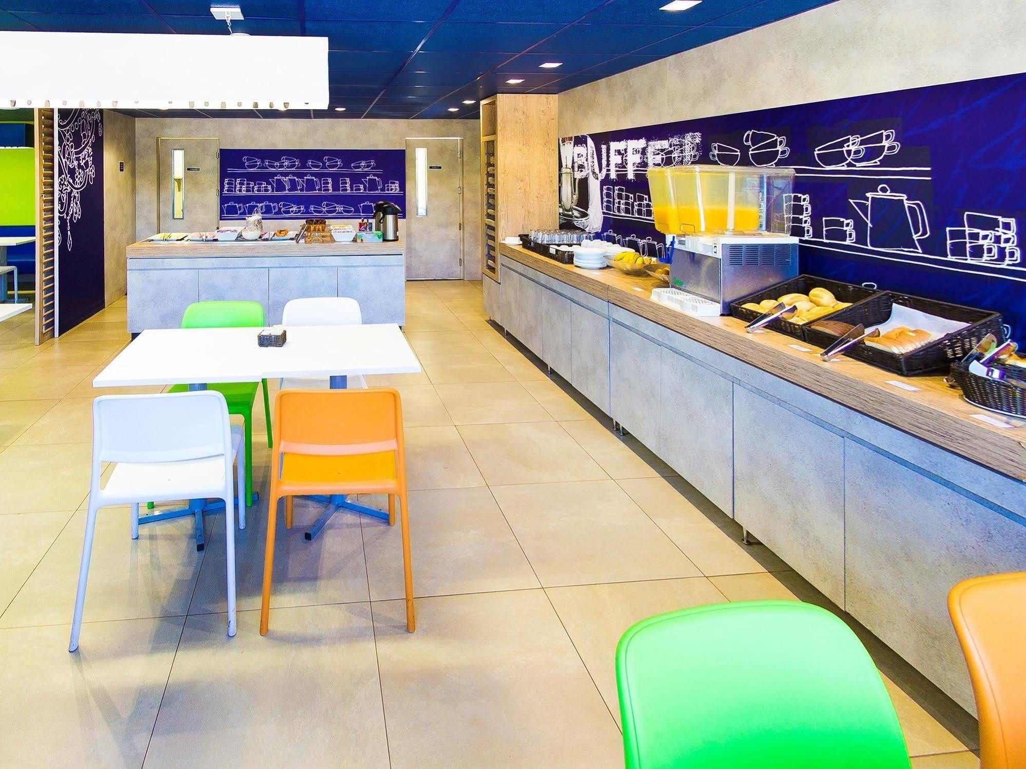 Ibis Budget Сертанзинью Экстерьер фото